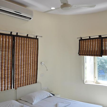 Hotel Kabli New Delhi Buitenkant foto