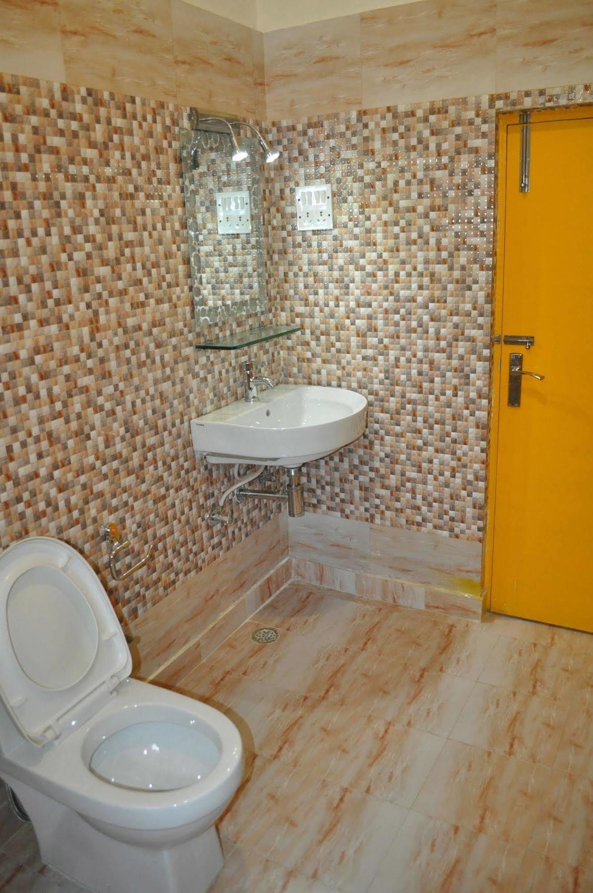 Hotel Kabli New Delhi Buitenkant foto