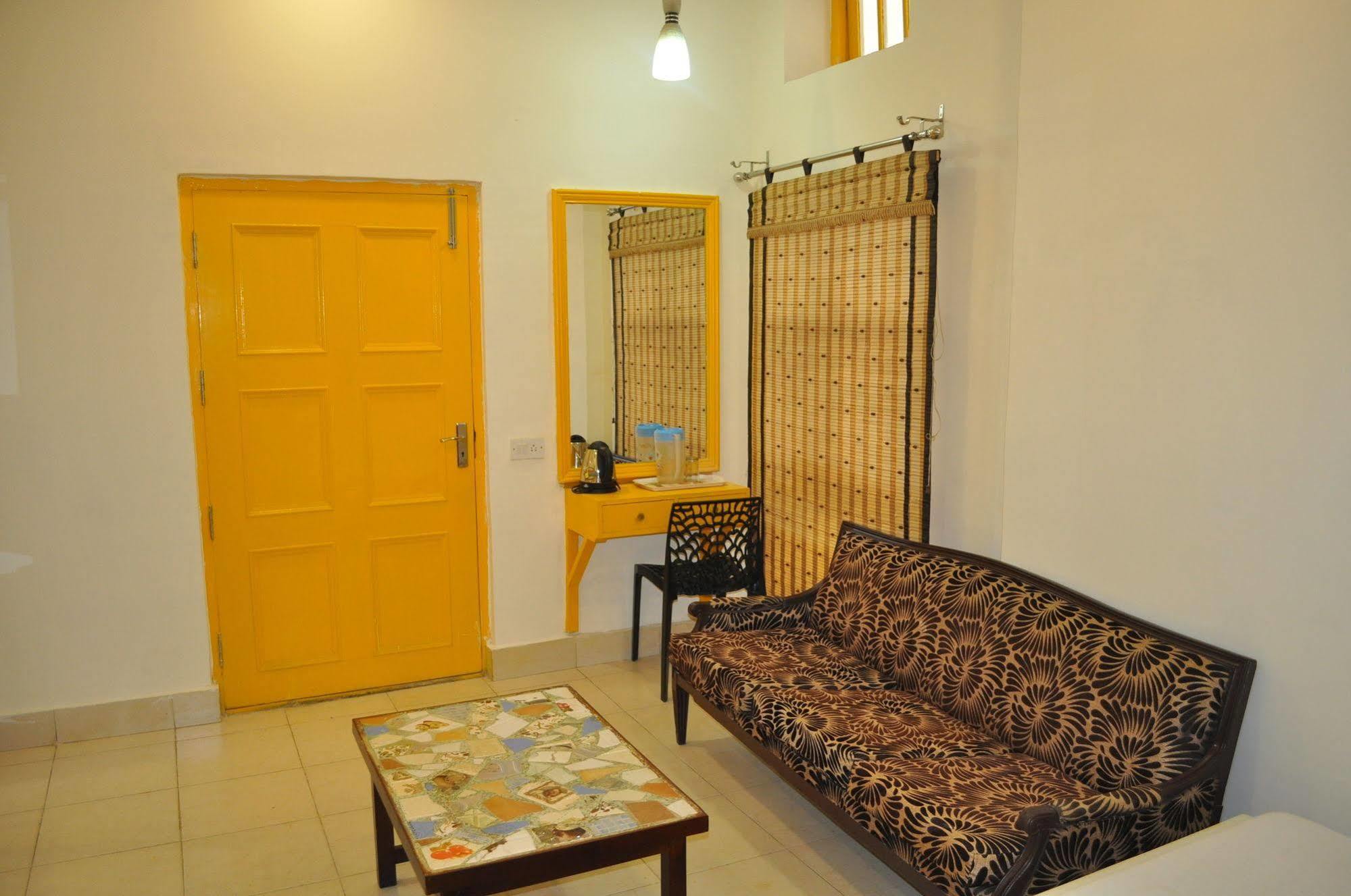Hotel Kabli New Delhi Buitenkant foto