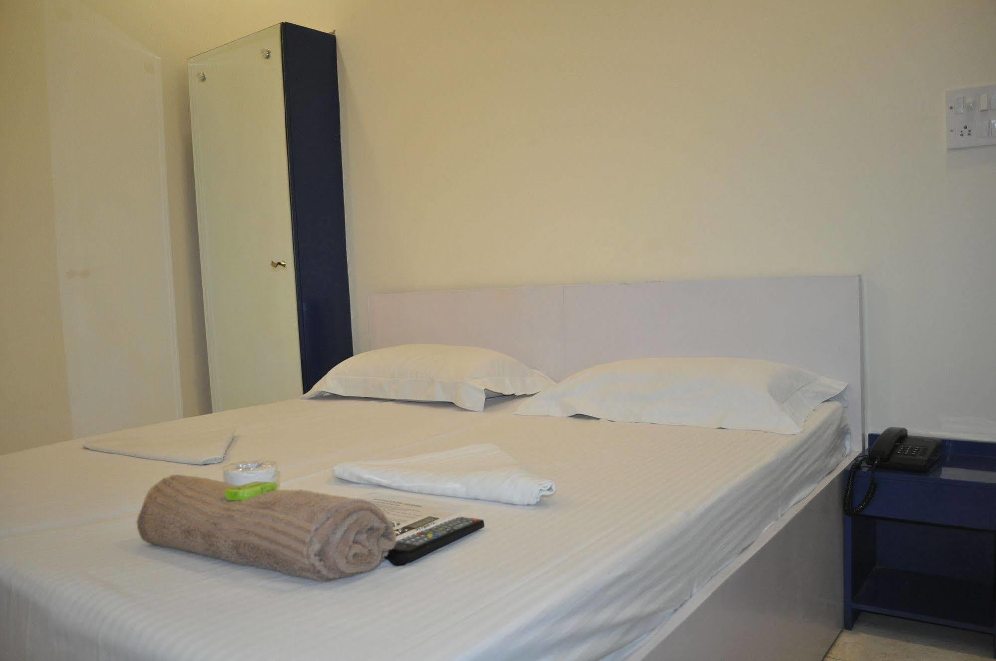 Hotel Kabli New Delhi Buitenkant foto