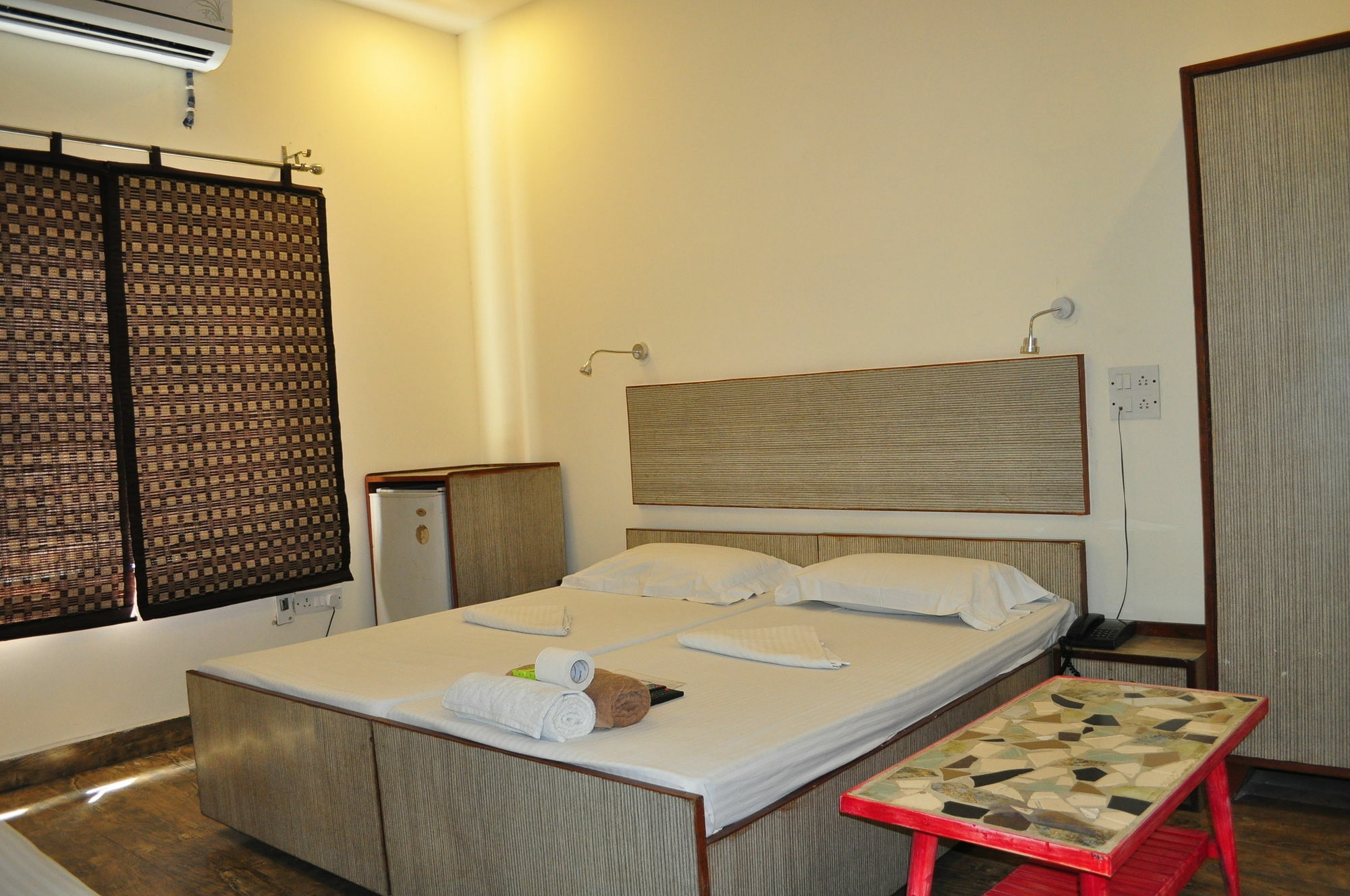 Hotel Kabli New Delhi Buitenkant foto